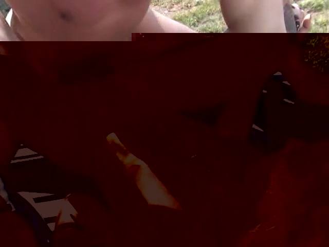 Partie de détente et jambes en l’air avec une blonde