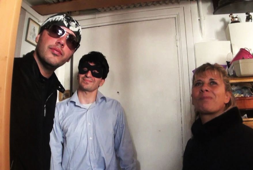 Lisa, infirmière de passage à Paris, se fait enculer par 2 ptits jeunes (avec l’accord de son mari) ! (vidéo exclusive)