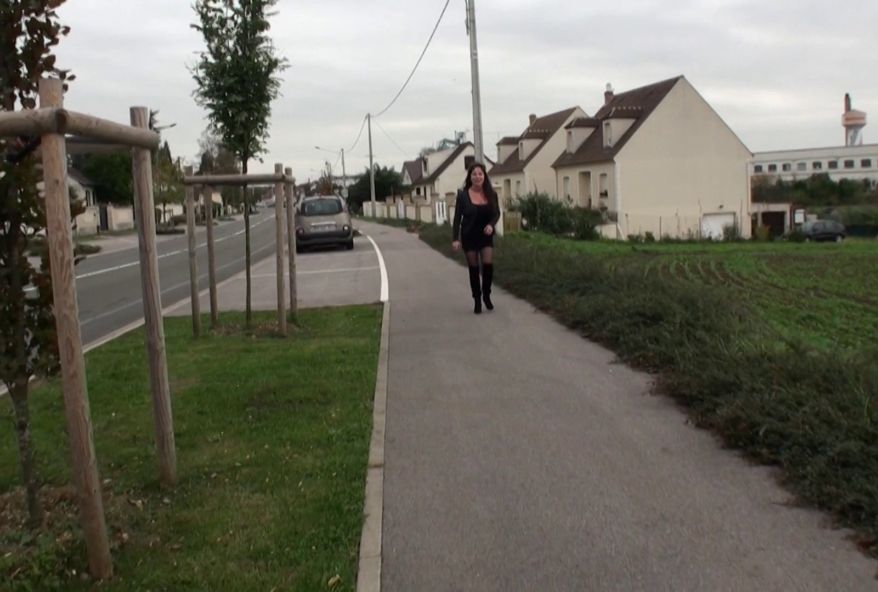 Grand-mère salope de 61 ans fait une vidéo pour son petit-fils complice de 19 ans ! (vidéo exclusive)