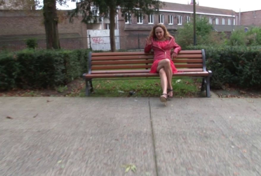 Bonne beurette suce des bites avant un ramonage de ces trous