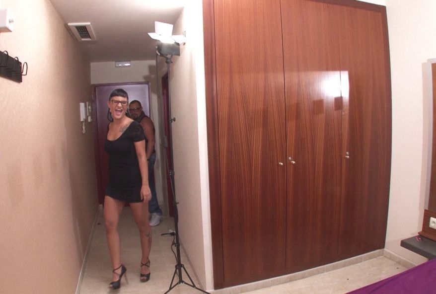 Stéphano, poète et fleur bleue avec une grosse cochonne ! (vidéo exclusive)