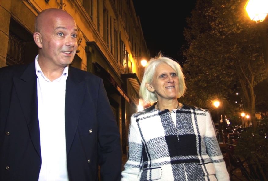 Bon streaming porn exclusif de Sylvia dans une partouze