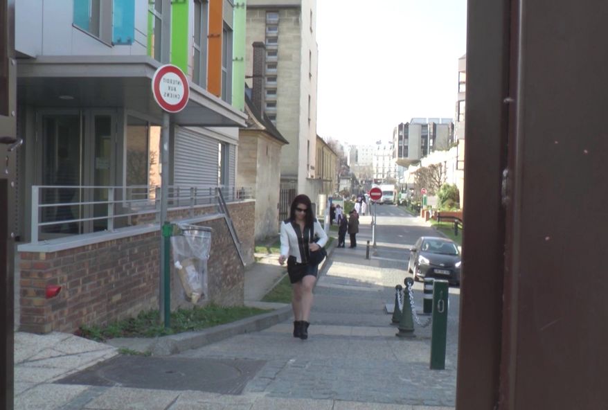 Nelly, infirmière dans un grand hôpital parisien, nous dévoile tout ! (vidéo exclusive)