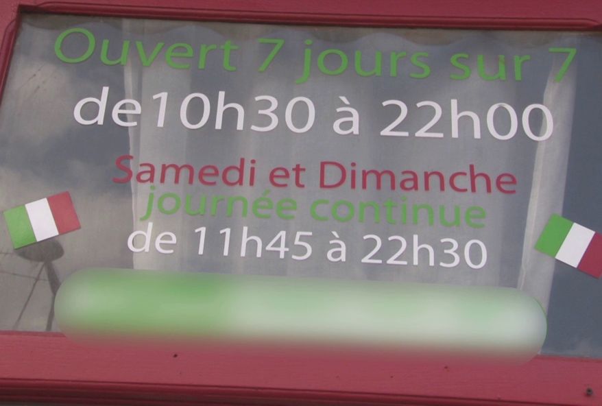 On venait seulement pour diner et on finit par baiser la patronne de la pizzéria ! (vidéo exclusive)