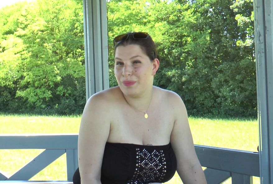 Un plan cul très intimiste avec une hôtesse de téléphone rose ! (vidéo exclusive)