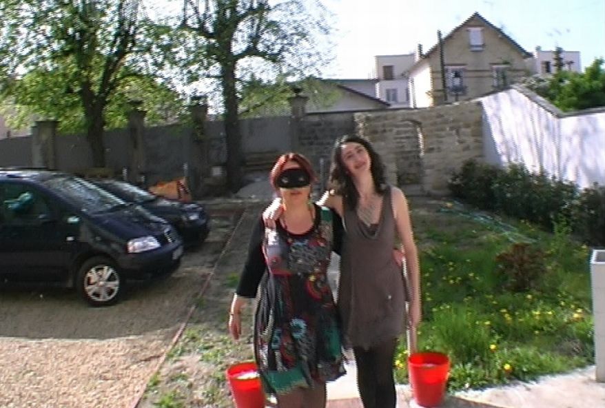 Deux vraies furies se font explosées pendant une grosse orgie